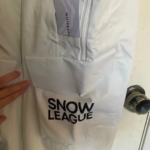 Women's White Ski & Snow Jacket Ski & Snow Jackets